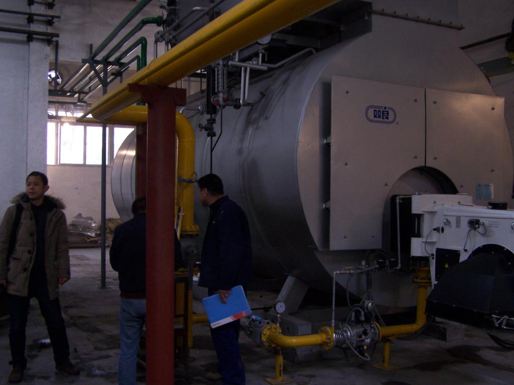 我校金花校区10吨天然气锅炉点火成功-后勤管